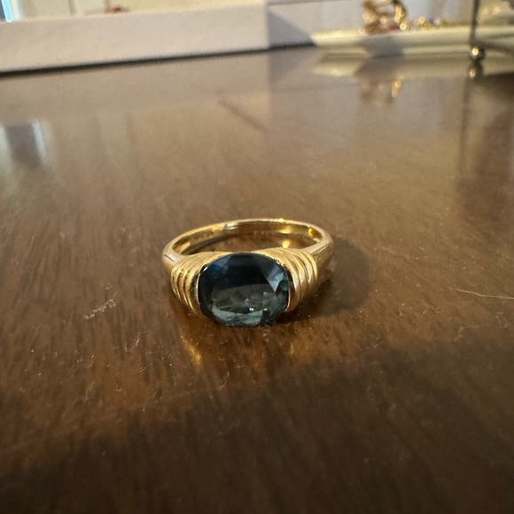 Mejuri Heirloom Ring Blue Topaz - Picture 3 of 5